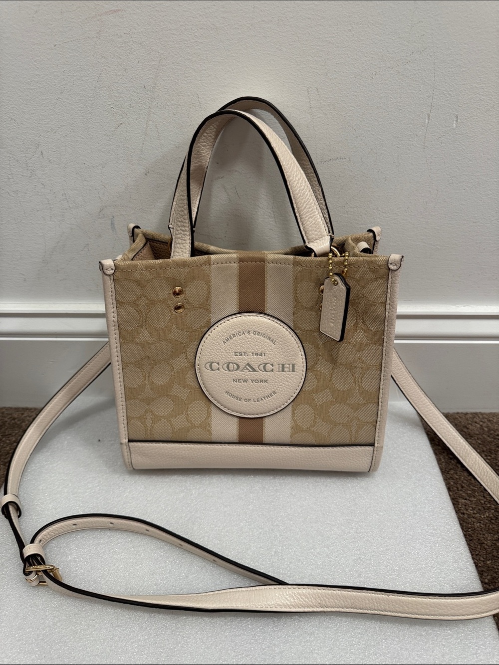 Coach Dempsey 22 signature logo mini crossbody tote bag purse with hangtag